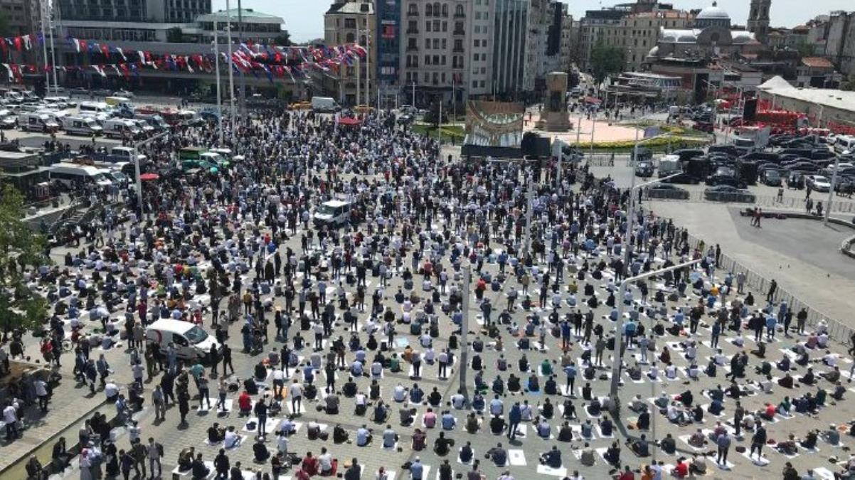 Açılışını Cumhurbaşkanı Erdoğan yaptı! Taksim Camii'ne sığmayan kalabalık meydanı doldurdu