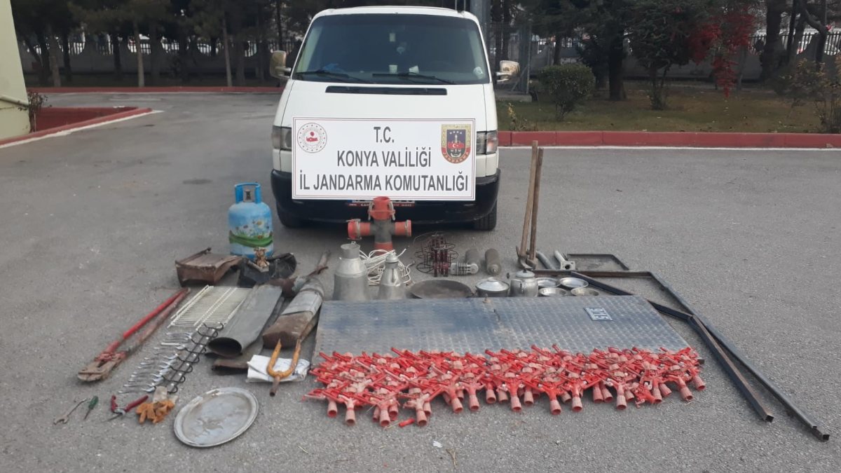 Konya'da hırsızlar, jandarmanın takibi sonucu yakalandı