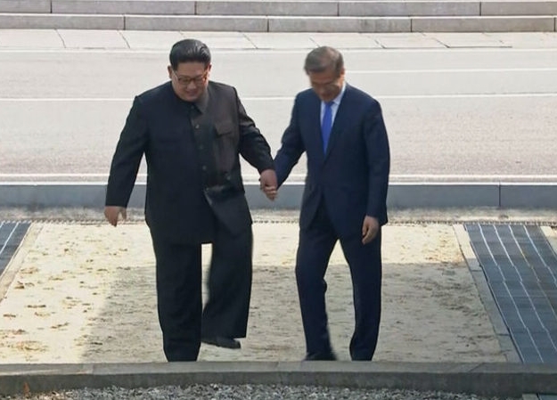 Kuzey Kore ve Güney Kore liderleri bir araya geldi