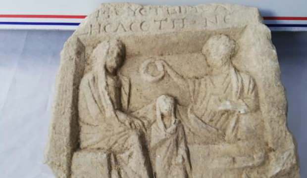 Yalova'da Roma dönemine ait mezar steli ele geçirildi