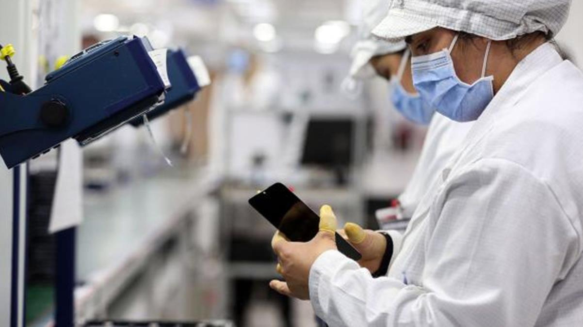 Yerli üretim hamlesi meyvelerini vermeye başladı Akıllı telefonların Türkiye fiyatları yarı yarıya düştü