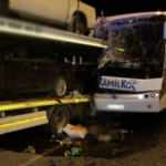 Yolcu otobüsü kaza yaptı: Çok sayıda yaralı var