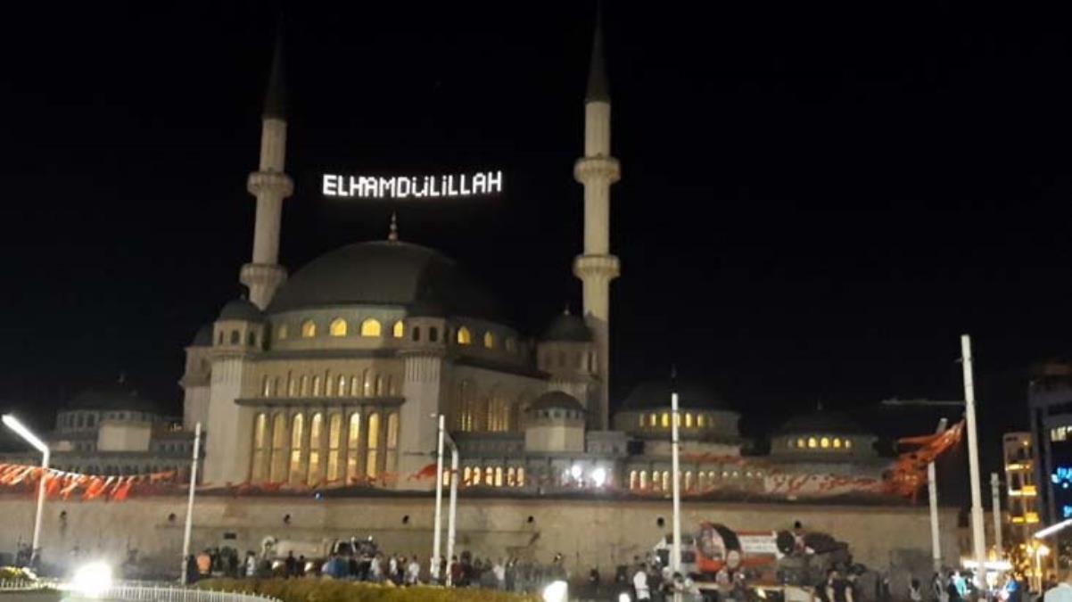 15 Temmuz'un 5. yıl dönümünde saat 00:13'te tüm camilerden sela okundu