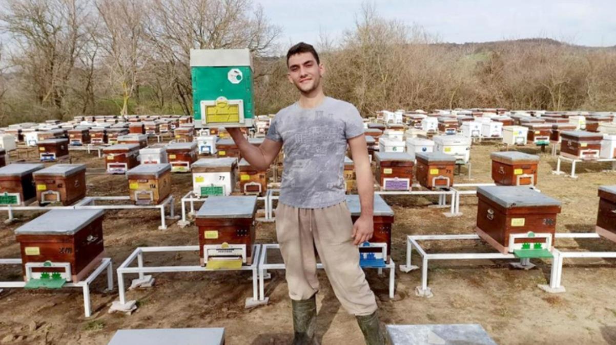 19 yaşındaki Bursalı genç, arı sütü üretiminde Çin'e rakip oldu! Kilosunu 10 bin TL'den satıyor