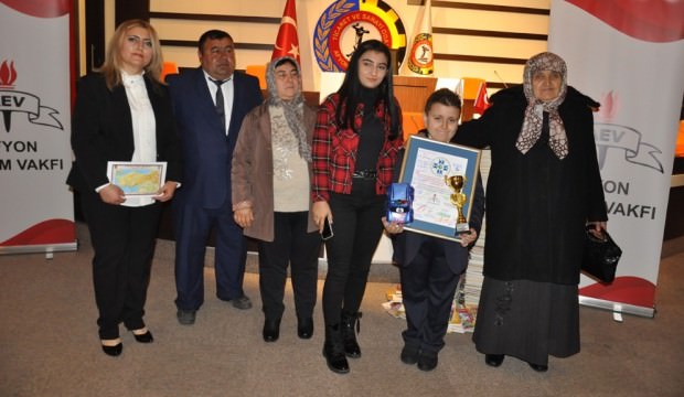 6 yaşındaki çocuk 4 ayda bin 53 kitap okudu