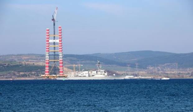 ABD savaş gemisi 'USS Ross' Çanakkale Boğazı'ndan geçti