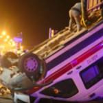 Ağrı'da hasta taşıyan ambulansla otomobil çarpıştı