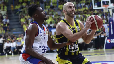 Fenerbahçe Beko, Anadolu Efes'e Son Saniyede Yenilerek Seriyi Uzattı