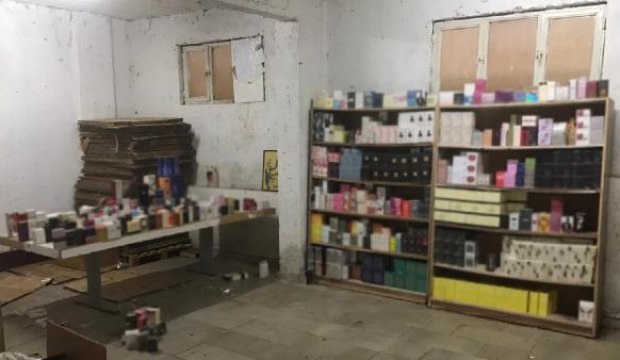 Antalya'da 17 bin gümrük kaçağı parfüm ele geçirildi