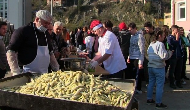 Artvin'de sınav motivasyonu için hamsi festivali düzenlendi