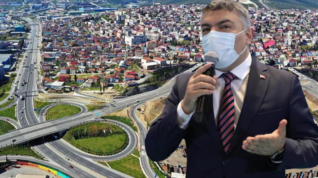 'Atom karınca' lakaplı belediye başkanı, ilçedeki 10 bin öğrenciye tablet dağıtımına başladı