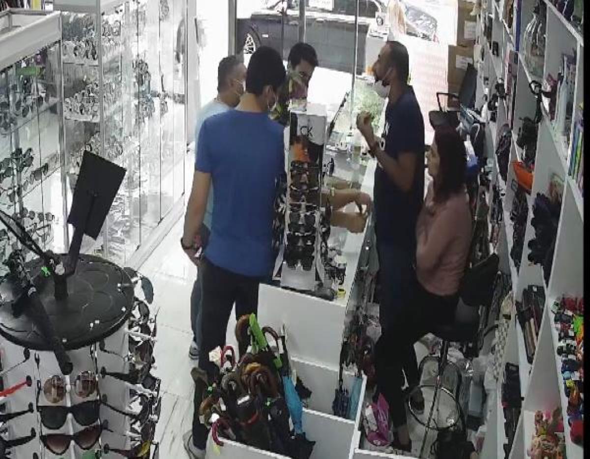 Avcılar’da indirim yapmadı diye tezgahta duran kızın üzerine çay döktü