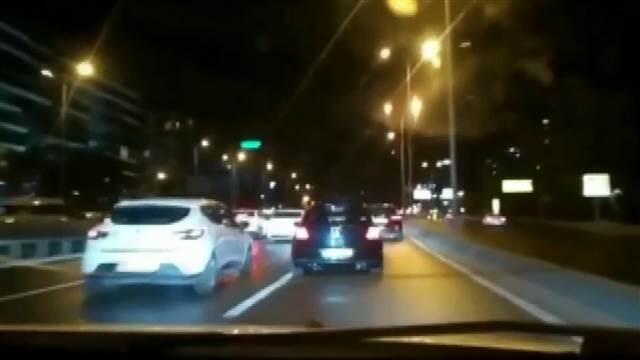 Avcılar'da makas atarak trafiği tehlikeye atan iki sürücü yakalandı