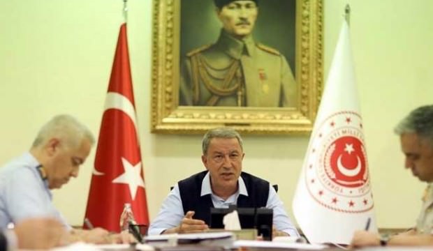 Bakan Akar, İngiliz mevkidaşıyla görüştü