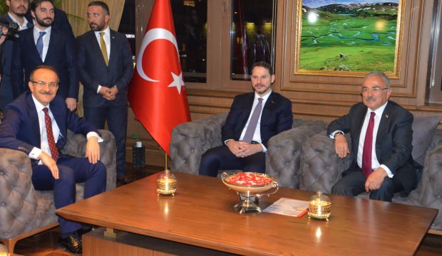 Bakan Albayrak, Ordu Büyükşehir Belediye Başkanı Güler’i ziyaret etti
