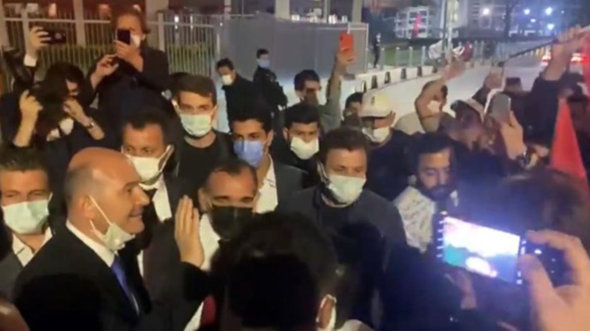 Bakan Soylu'nun canlı yayını sonrası vatandaşlar destek için Habertürk binasının önünde toplandı