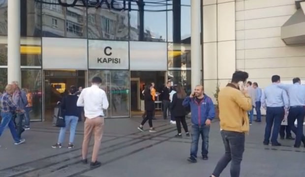 Bakırköy'de AVM'de yangın! Çok sayıda ekip sevk edildi