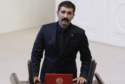 Barış Atay yemin ederken TBMM karıştı