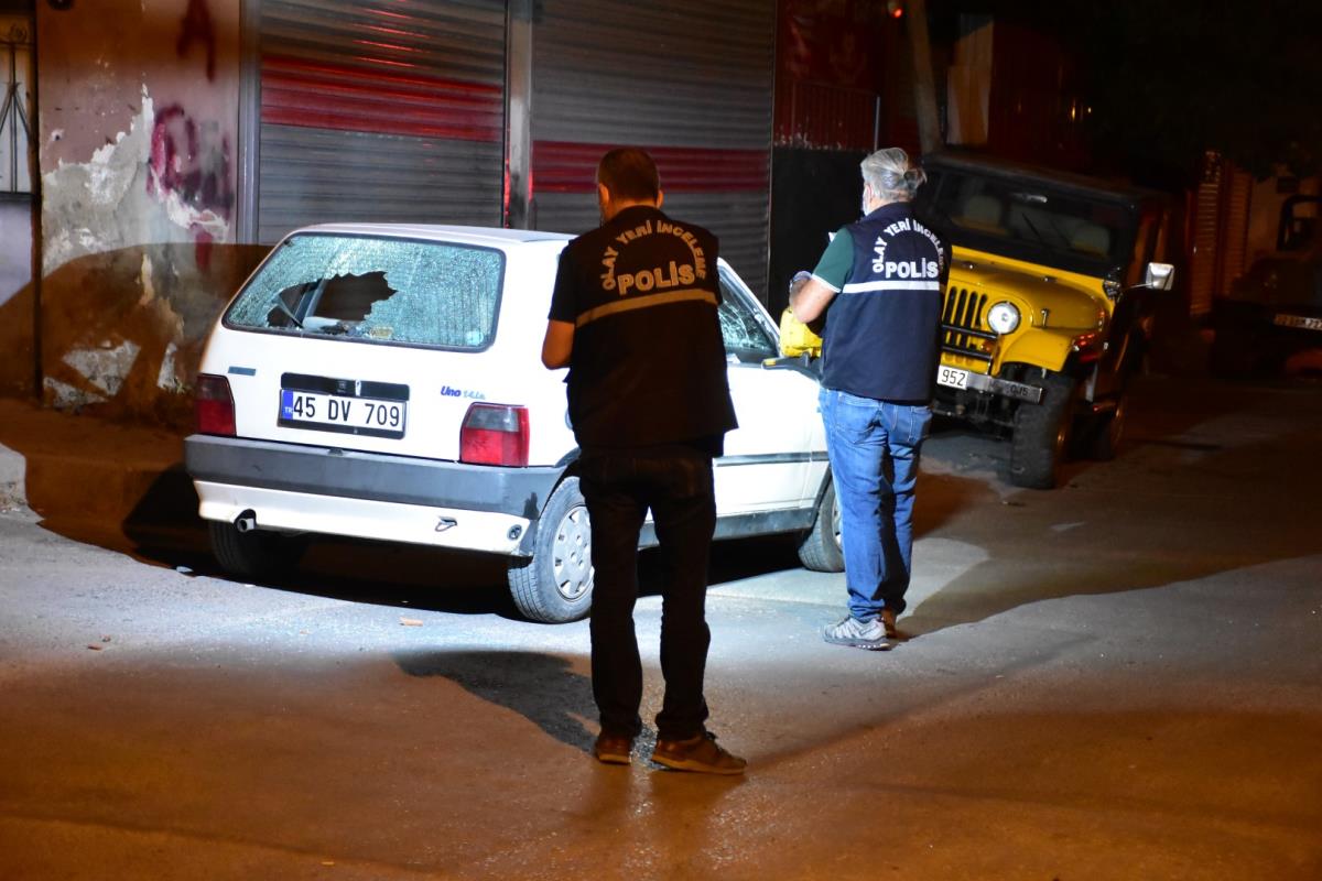 Bekçi, yol verme kavgasında ağabeyini darbeden kişiyi vurarak öldürdü