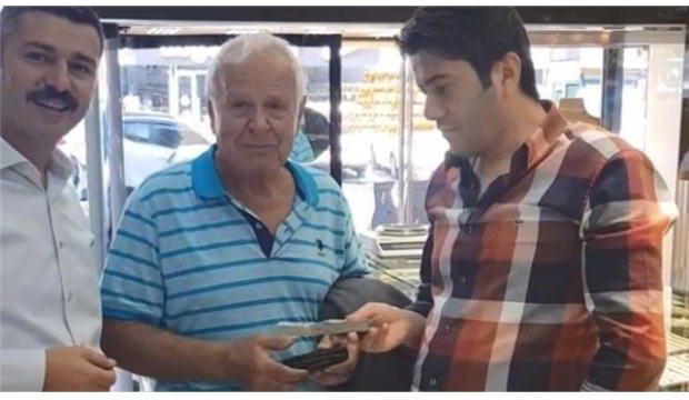 Bulduğu 13 bin doları sahibine teslim etti