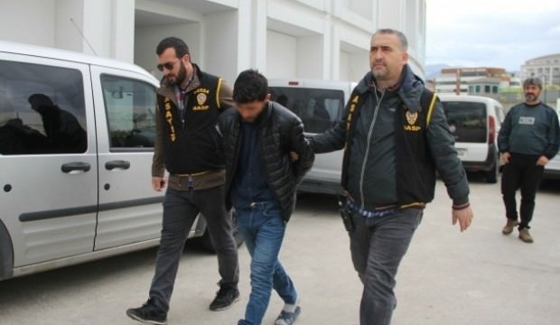 Çaldıkları altınları geri verdi, tahliye oldu