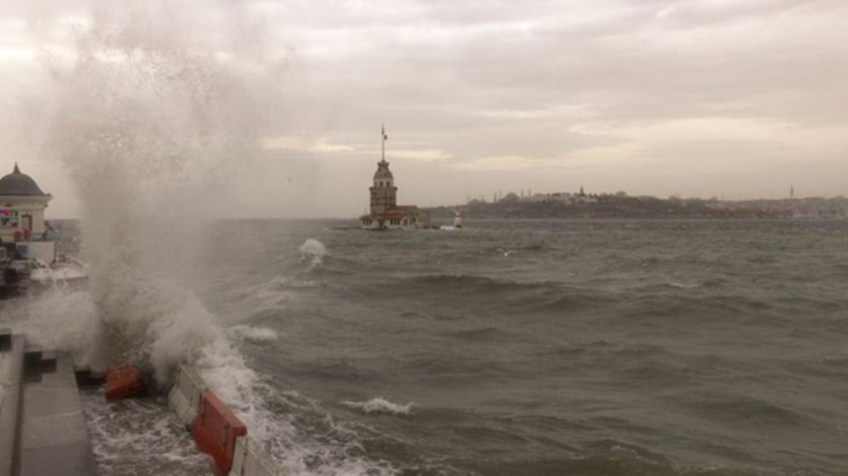 Çatılara, ağaçlara ve direklere dikkat! Meteoroloji'den İstanbul için fırtına uyarısı