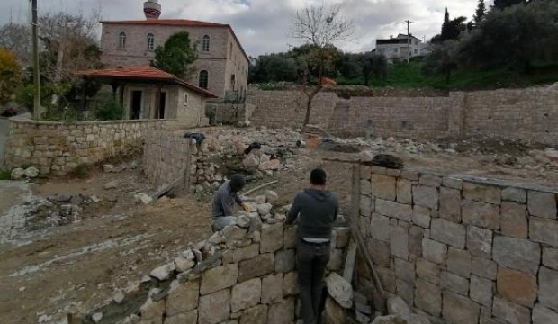 CHP'li Belediye Başkanı mezarlık üstüne kafeterya yapıyor
