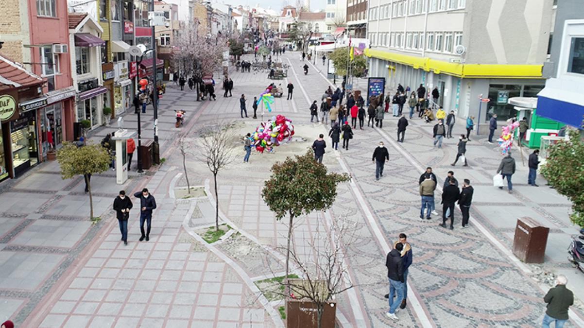 'Çok yüksek riskli' grupta yer alan Edirne'de esnaf, renklerinin haritada turuncuya dönmesini bekliyor