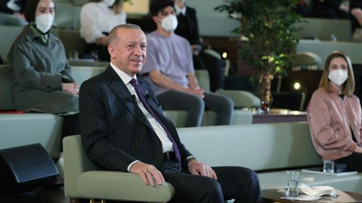 Cumhurbaşkanı Erdoğan'ı gülümseten soru: Darlandığınızda ne yapıyorsunuz?