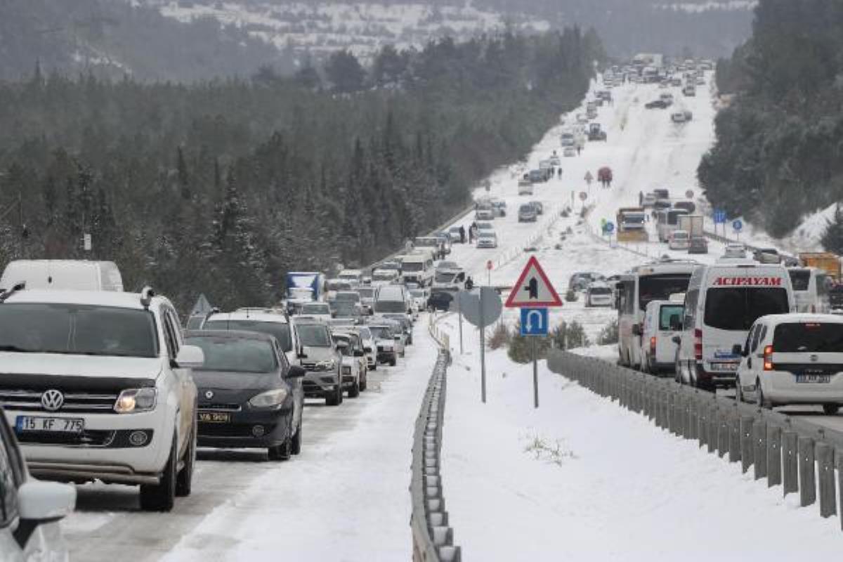 Denizli-Antalya Karayolu, kar nedeniyle ulaşıma kapandı (2)