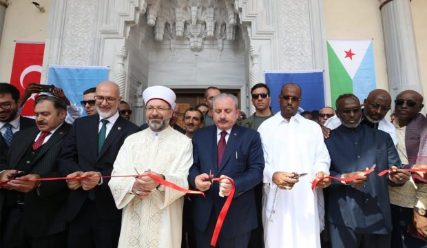 Diyanet 'uçak kiralandı' iddialarını 'bilet'le yalanladı