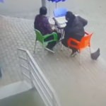 Dönercinin tavukla imtihanı kamerada