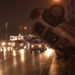 E-5’te kaza yapan cip adeta amuda kalktı