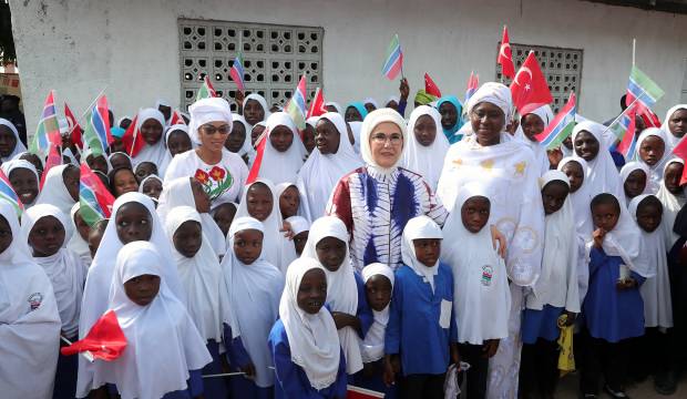 Emine Erdoğan, Gambiya'da okul ve cami açılışı yaptı