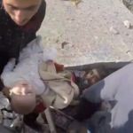 Enkazdaki anne çocuklarını sordu, ekipler hüngür hüngür ağladı