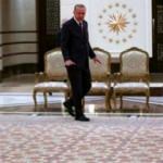Erdoğan'ın tanıttığı halıyı 9 ay 24 saat çalışarak dokudular