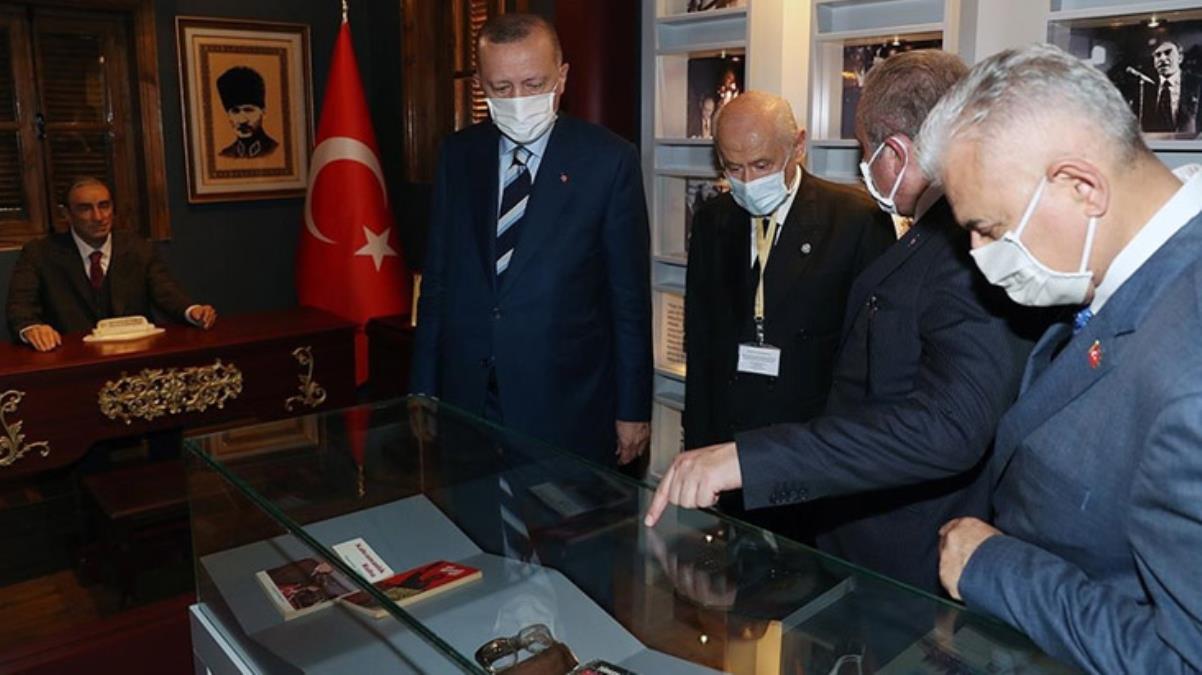 Erdoğan ve Bahçeli, KKTC'de MHP'nin kurucusu Alparslan Türkeş'in doğduğu müze evi gezdi