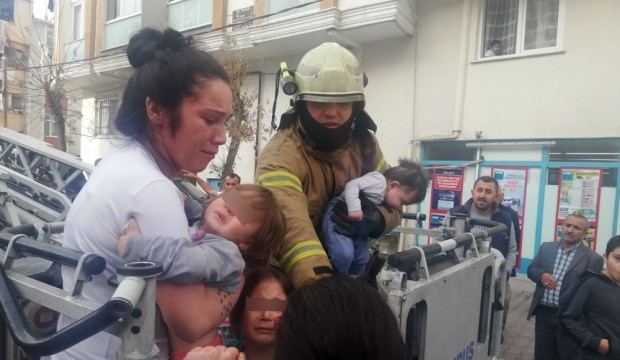 Esenyurt'ta korku dolu anlar: Bebekli aileler yangında mahsur kaldı