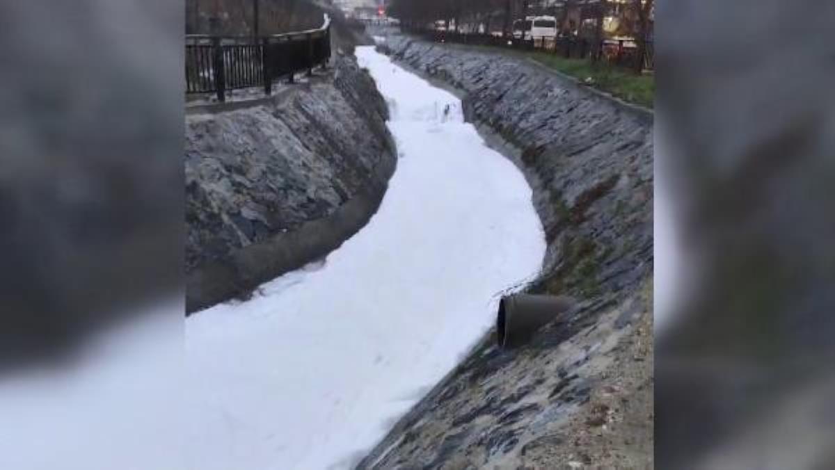 Esenyurt'ta korkutan köpük; 3 mahalleye ağır koku yayıldı