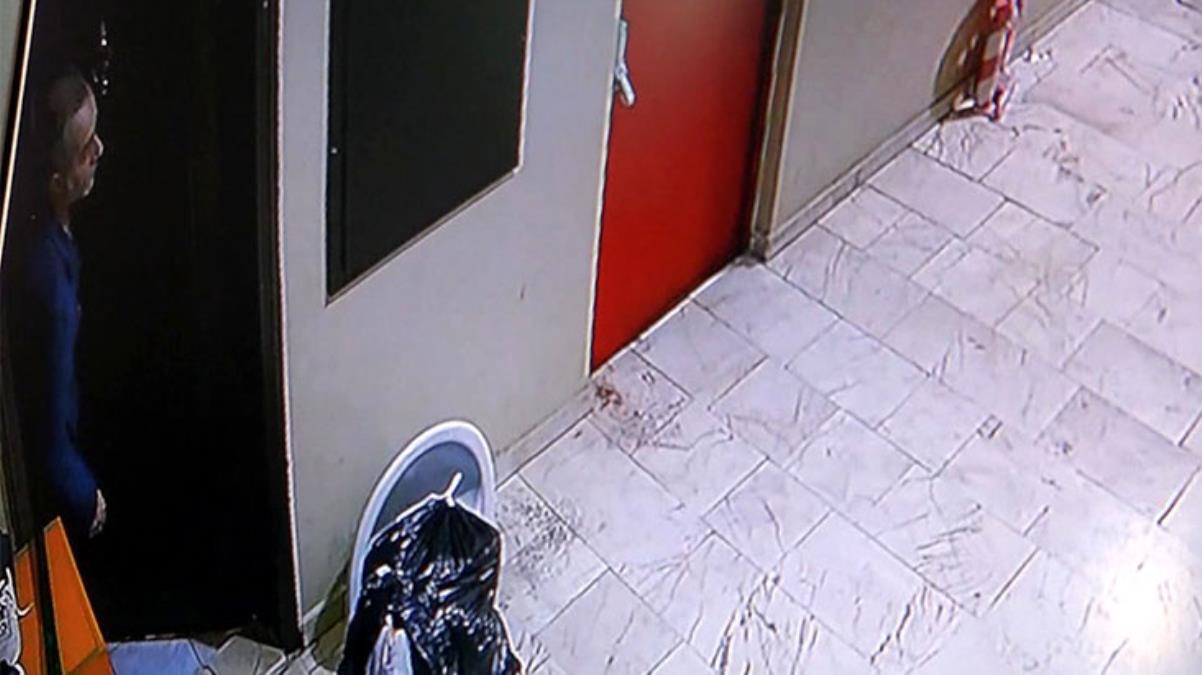 Evinin kapısını açınca hırsızla göz göze gelen adamın şaşkınlığı kamerada