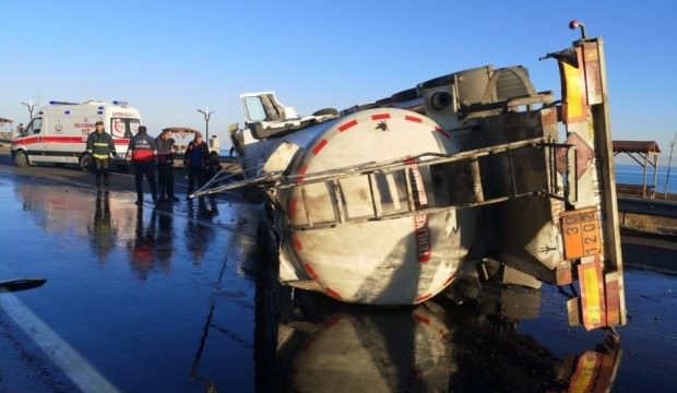 Faciadan dönüldü: Motorin yüklü tır devrildi