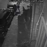 Far hırsızları kamerada... İki farı 29 saniyede sökerek kaçtılar