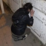 Genç kızı tokatlayıp arabadan attı