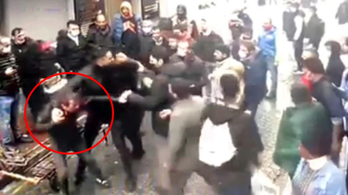 Görüntü İstanbul'un göbeğinden! Esnaftan ayakkabı hırsızına meydan dayağı