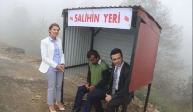 Gürgentepe Kaymakamı Nursel Özdemir engelli gence jest