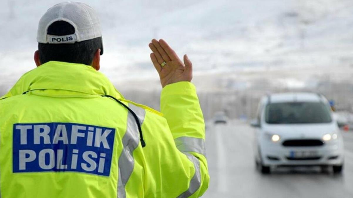 Hız sınırını aşan avukatın cezası, mahkemeye sunduğu 'Duruşma vardı' gerekçesiyle iptal edildi