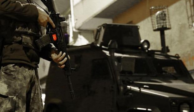 Interpol'ün aradığı 2 DEAŞ'lı Türkiye'de yakalandı