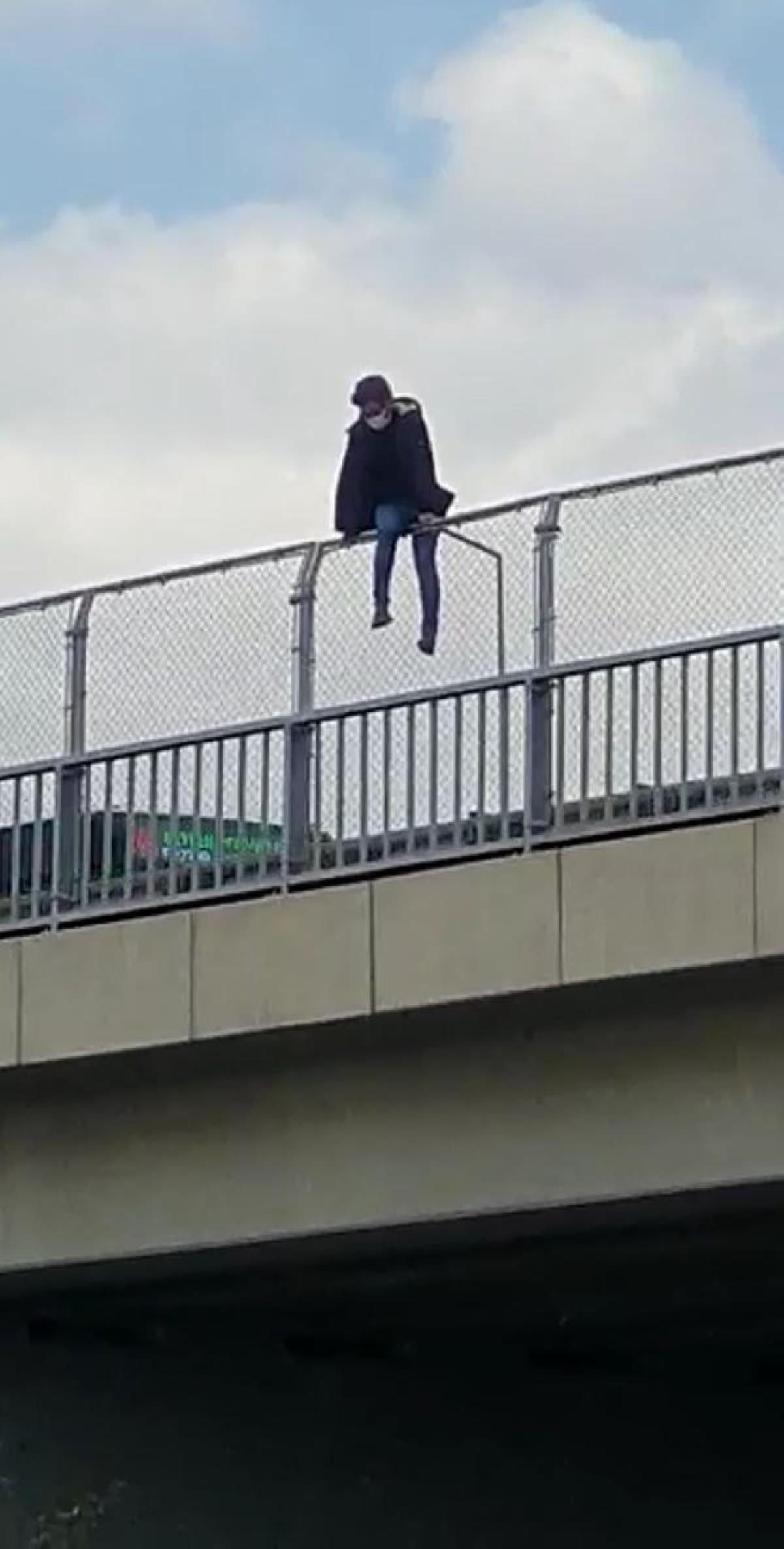 İntihardan vazgeçirdi, selfie yaptı