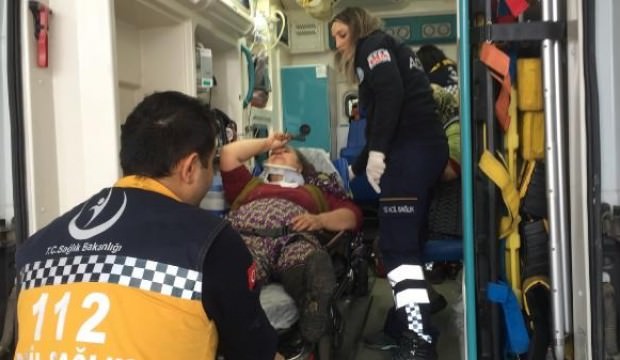 İşçileri taşıyan minibüs devrildi: Yaralılar var