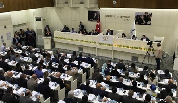 İstanbul'daki arazi İzmir Belediye Meclisi'nde tartışma çıkardı!